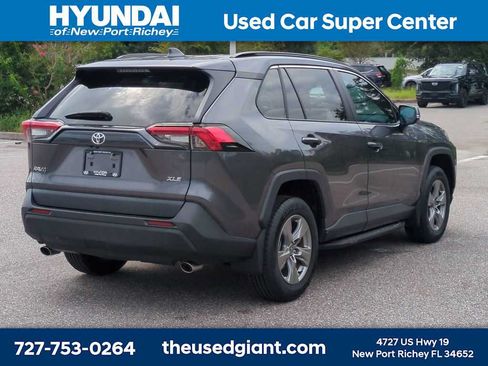 Used 2024 Toyota RAV4 XLE w/ Convenience Package FWD image 5