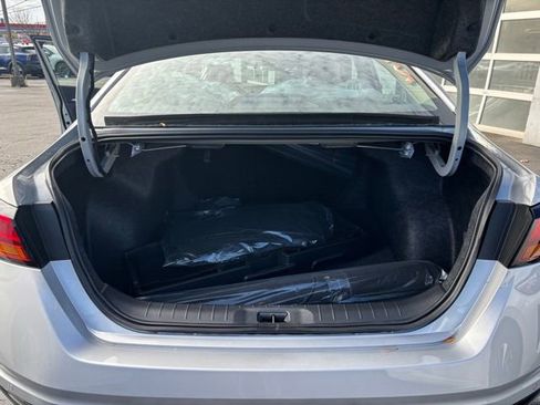 New 2025 Nissan Altima 2.5 SL image 18