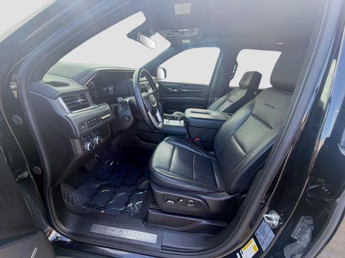 Used 2024 GMC Yukon XL Denali AWD/4WD image 18