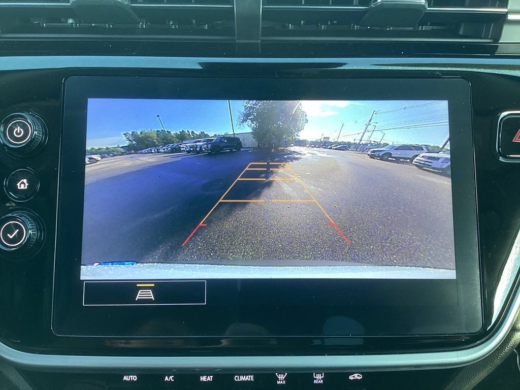 Used 2022 Chevrolet Bolt EUV LT w/ Comfort Package FWD image 24