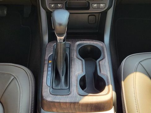 Used 2022 GMC Canyon Denali image 14