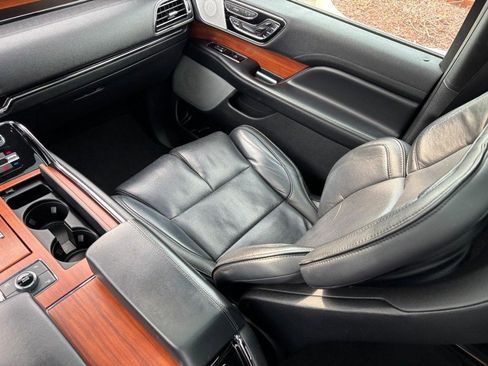 Used 2019 Lincoln Navigator Reserve AWD/4WD image 15