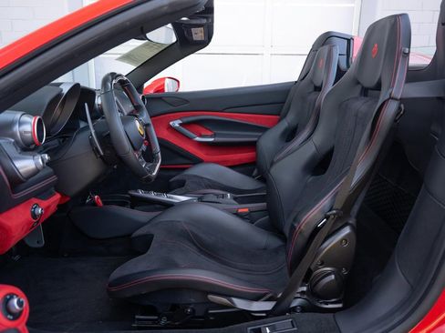 Used 2021 Ferrari F8 Tributo RWD image 30