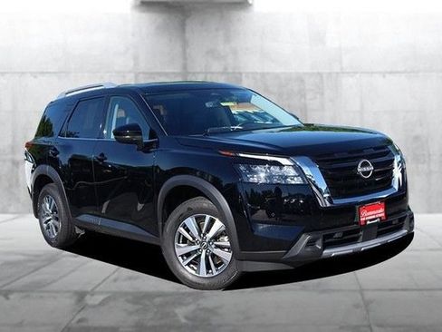 Certified 2025 Nissan Pathfinder SL w/ Cargo Package AWD/4WD image 2