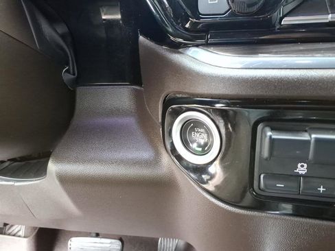 Used 2023 Chevrolet Silverado 1500 LTZ image 9