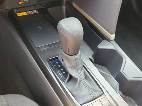 Used 2025 Toyota Camry LE FWD image 32
