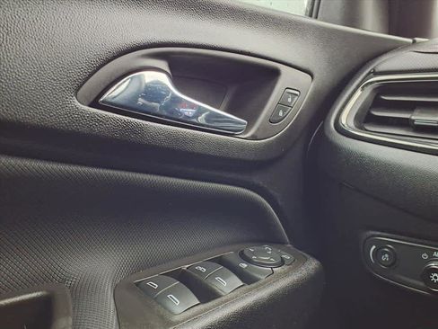 Used 2023 Chevrolet Equinox RS w/ RS Leather Package image 13