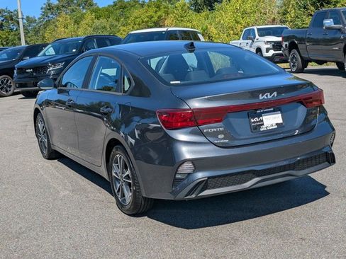 Used 2024 Kia Forte LXS w/ LXS Technology Package FWD image 8