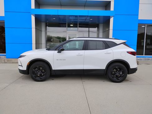 Used 2024 Chevrolet Blazer LT w/ Convenience Package FWD image 8