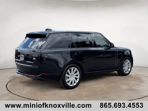 Used 2023 Land Rover Range Rover SE AWD/4WD image 3