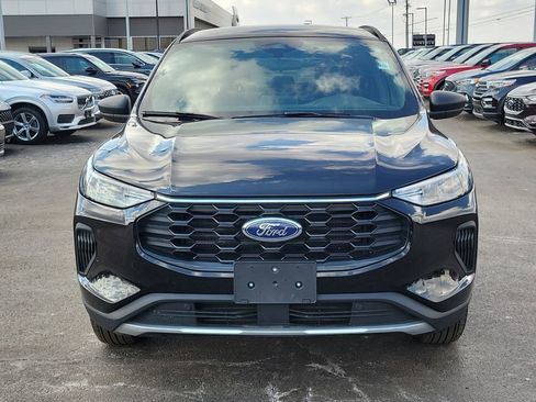 Used 2025 Ford Escape ST-Line image 2