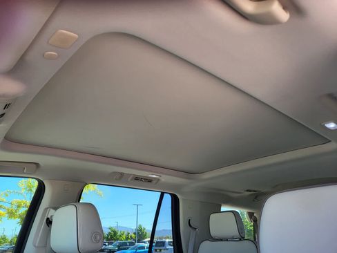 Used 2022 GMC Yukon Denali w/ Denali Premium Package AWD/4WD image 13