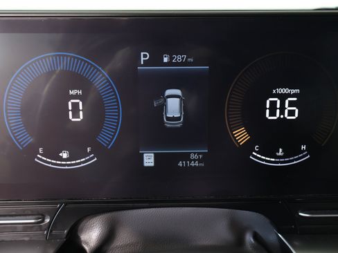Used 2025 Hyundai Kona SEL AWD/4WD image 4