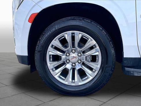 Used 2023 GMC Yukon XL Denali AWD/4WD image 11