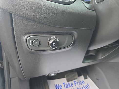 Used 2023 Chevrolet Equinox RS image 19