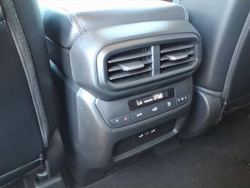 Certified 2025 Honda Pilot Touring image 12