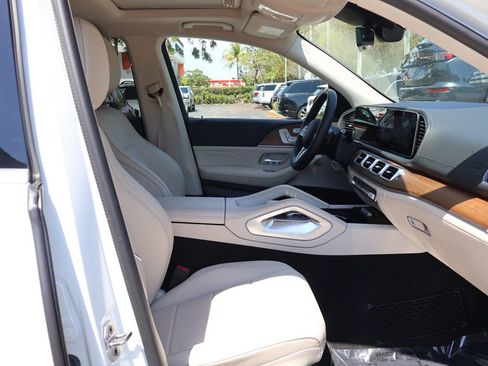 Used 2021 Mercedes-Benz GLE 450 4MATIC w/ AMG Line Exterior image 33