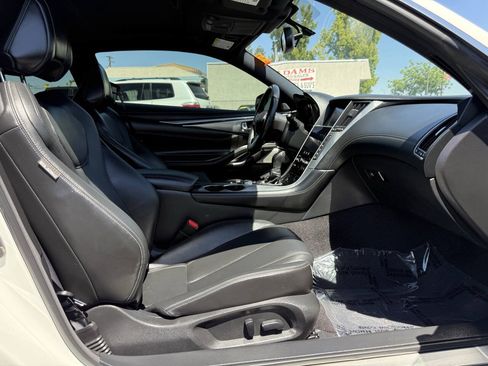 Used 2017 INFINITI Q60 3.0t w/ Premium Plus Package 3.0T RWD image 13
