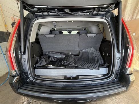 Certified 2020 Cadillac Escalade Luxury w/ Escalade Sport Edition image 26