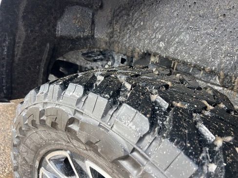 Certified 2025 Ford F350 Platinum w/ FX4 Off-Road Package image 28