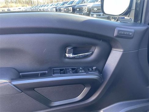 Used 2024 Nissan Titan PRO-4X w/ Pro-4x Convenience Package image 13