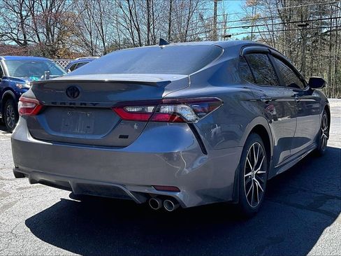 Used 2021 Toyota Camry SE FWD image 4