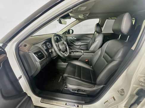 Used 2023 Nissan Rogue SL w/ SL Premium Package FWD image 13