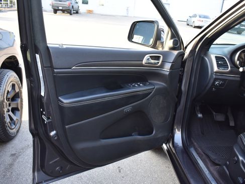 Used 2016 Jeep Grand Cherokee Limited image 25