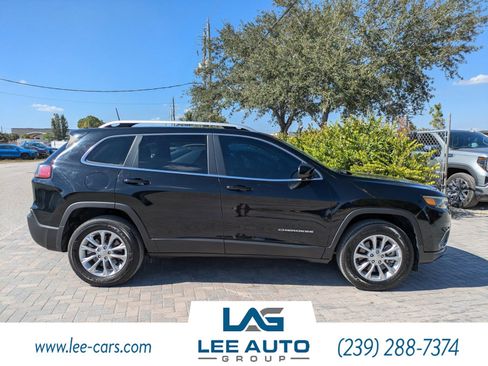 Used 2019 Jeep Cherokee Latitude w/ Popular Appearance Group image 2