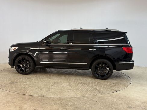 Used 2019 Lincoln Navigator Reserve w/ Cargo Package AWD/4WD image 2