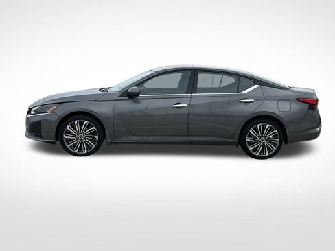 New 2025 Nissan Altima 2.5 SL image 2