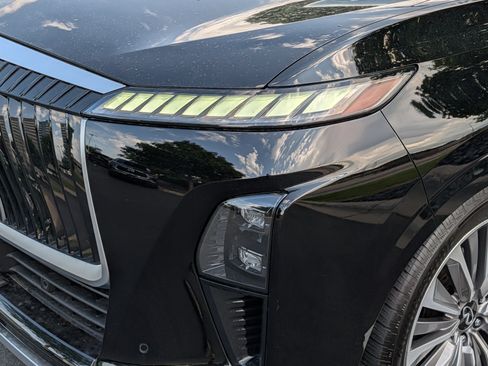 Certified 2025 INFINITI QX80 Luxe AWD/4WD image 16