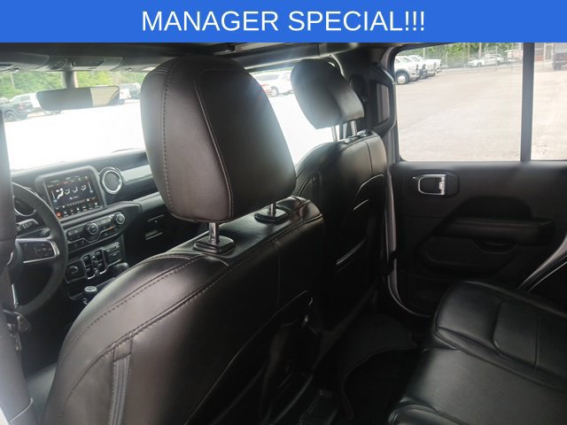 Used 2023 Jeep Wrangler Unlimited Sahara AWD/4WD image 11