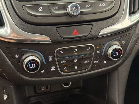 Used 2018 Chevrolet Equinox Premier FWD image 19