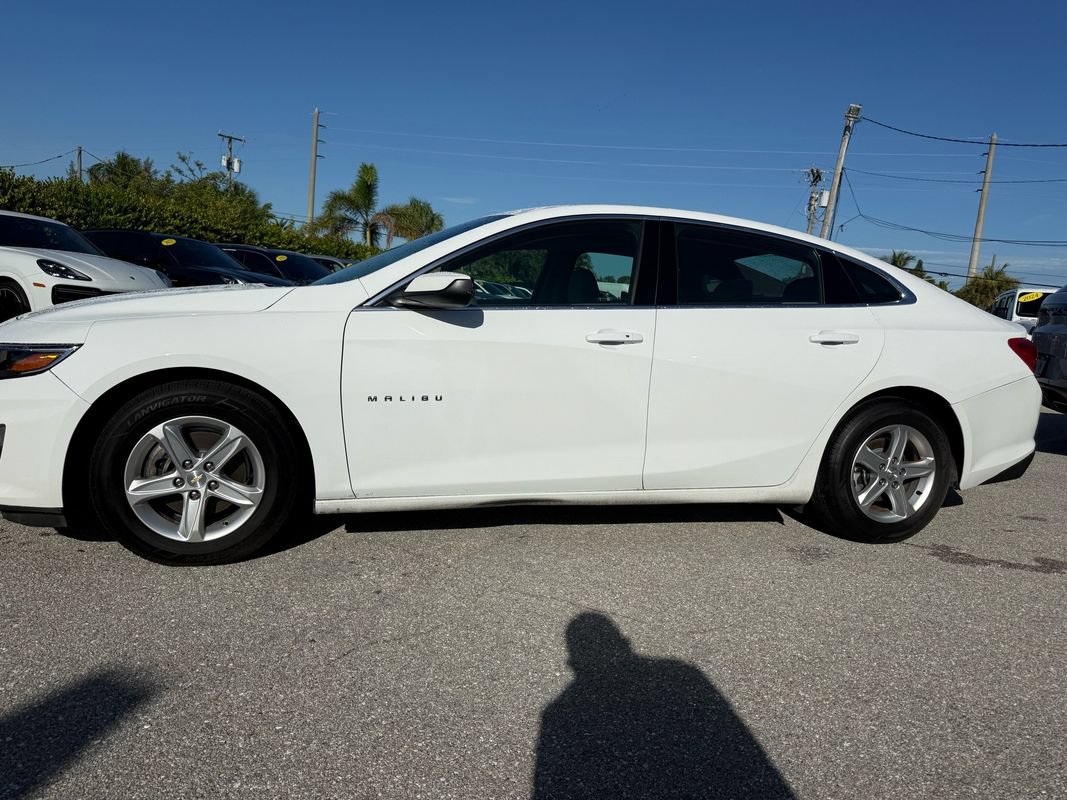 Used 2024 Chevrolet Malibu LS w/ Driver Confidence Package FWD image 1