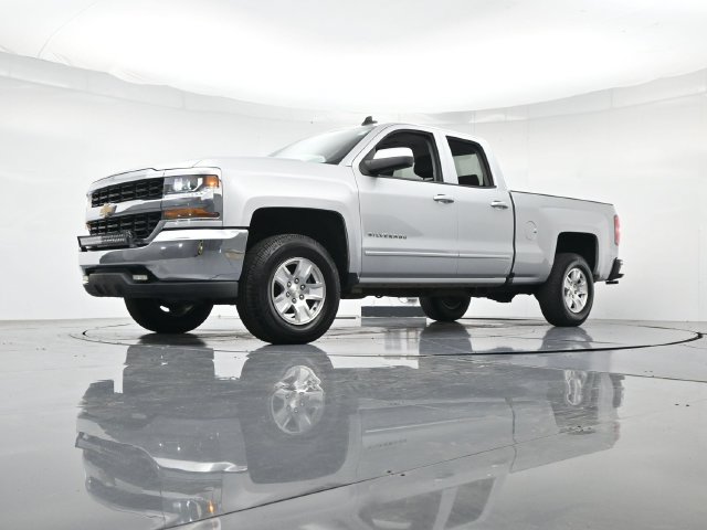 Used 2018 Chevrolet Silverado 1500 LT RWD image 32
