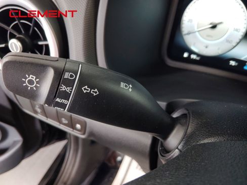 Used 2022 Hyundai Kona Limited image 16