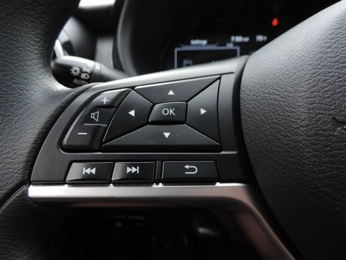 Used 2023 Nissan Kicks SV FWD image 26