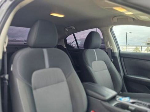 Used 2025 Nissan Sentra SV w/ All-Weather Package FWD image 11