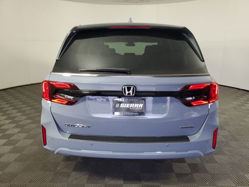 New 2026 Honda Odyssey Touring image 5