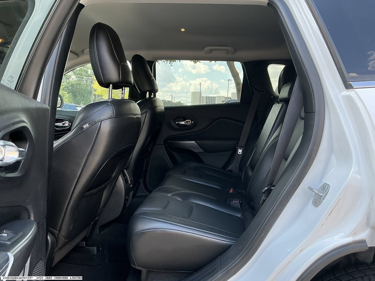 Used 2020 Jeep Cherokee Limited w/ Technology Group FWD image 9