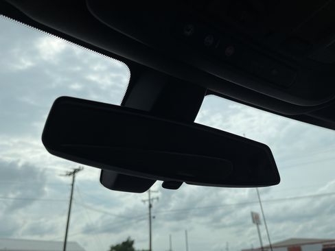 Used 2021 Chevrolet Silverado 1500 LT w/ Z71 Off-Road Package image 33