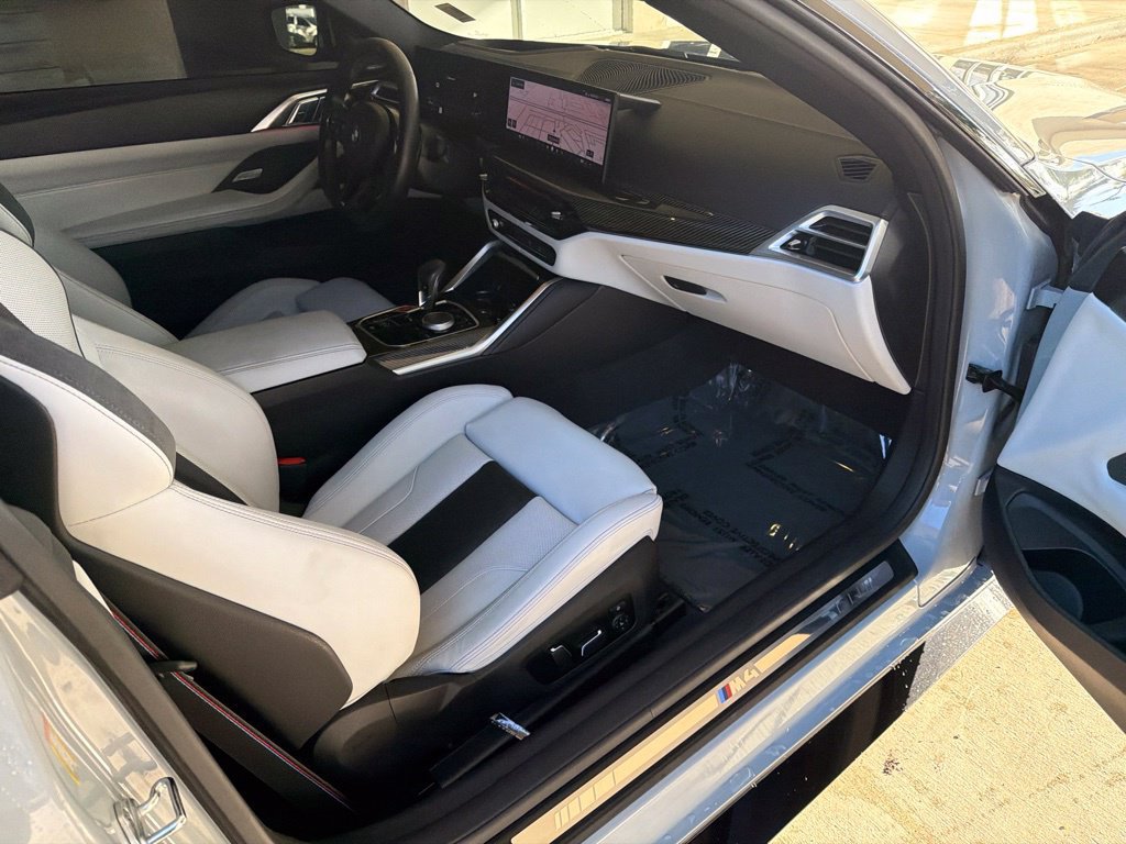 Used 2025 BMW M4 Competition RWD image 28