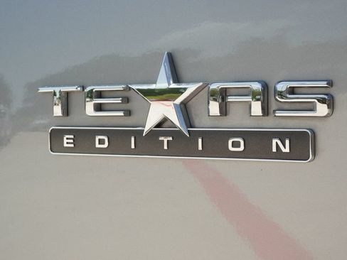 Used 2023 Chevrolet Silverado 1500 LT RWD image 9