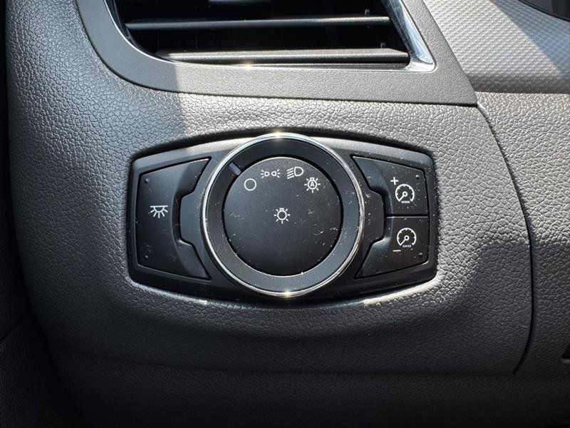Used 2013 Ford Edge SEL FWD image 23
