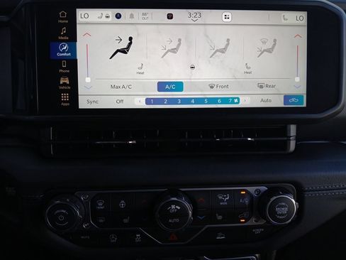 Used 2026 Jeep Gladiator Sport AWD/4WD image 4