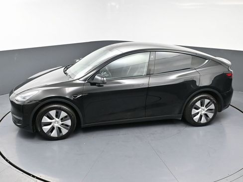 Used 2022 Tesla Model Y Long Range image 50