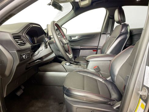 Used 2025 Ford Escape ST-Line Select AWD/4WD image 5