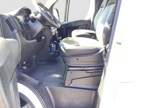 Used 2026 RAM ProMaster 2500 w/ Convenience Group FWD image 9
