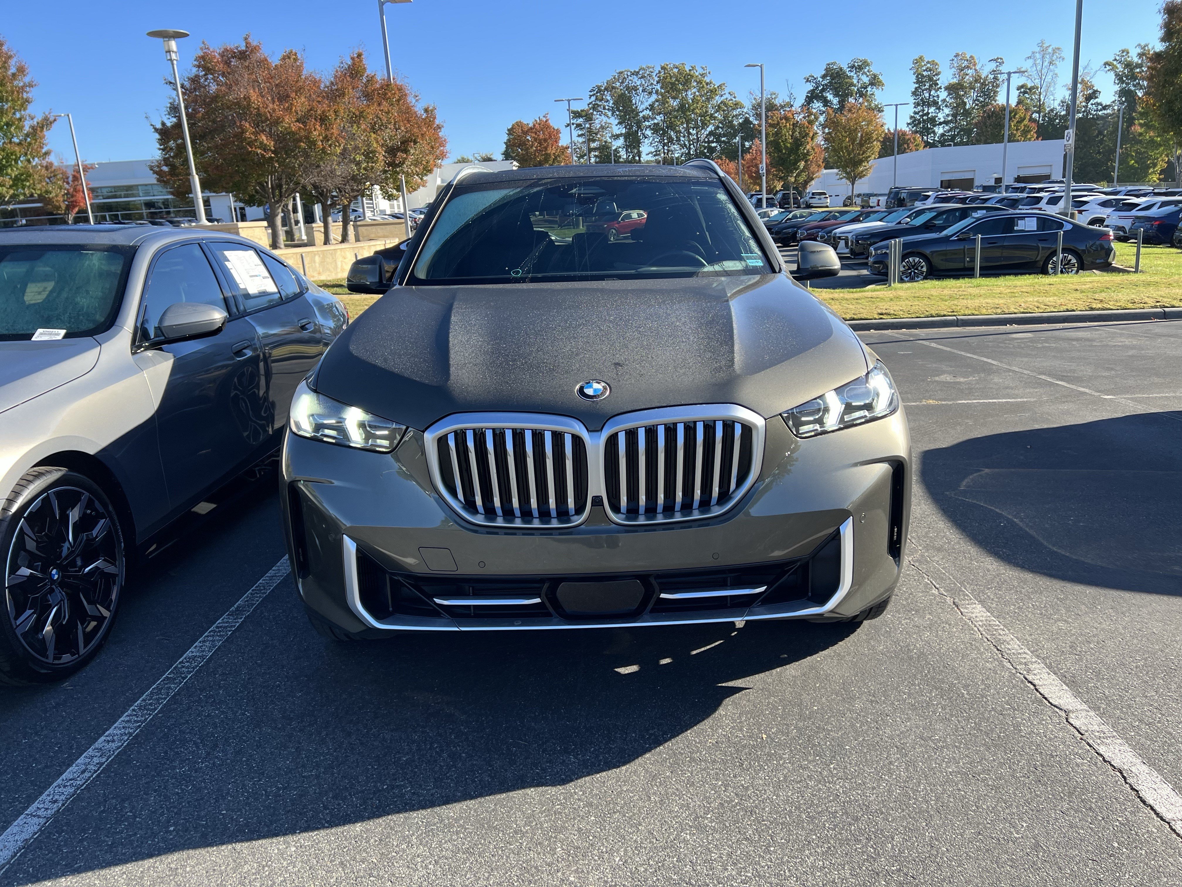 Certified 2025 BMW X5 xDrive40i w/ Parking Assistance Package AWD/4WD image 3